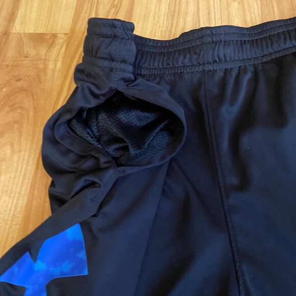 Under Armour boys' athletic basketball training tech shorts big logo - Picture 3 of 6
